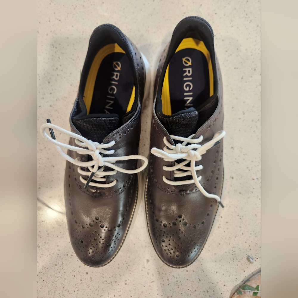 COLE HAAN, Original Grand, Gray Pinstripe Leather, Men’s 8.5 M